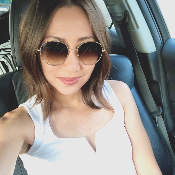 Meet your Posher, Jennifer - Picture 1 of 1